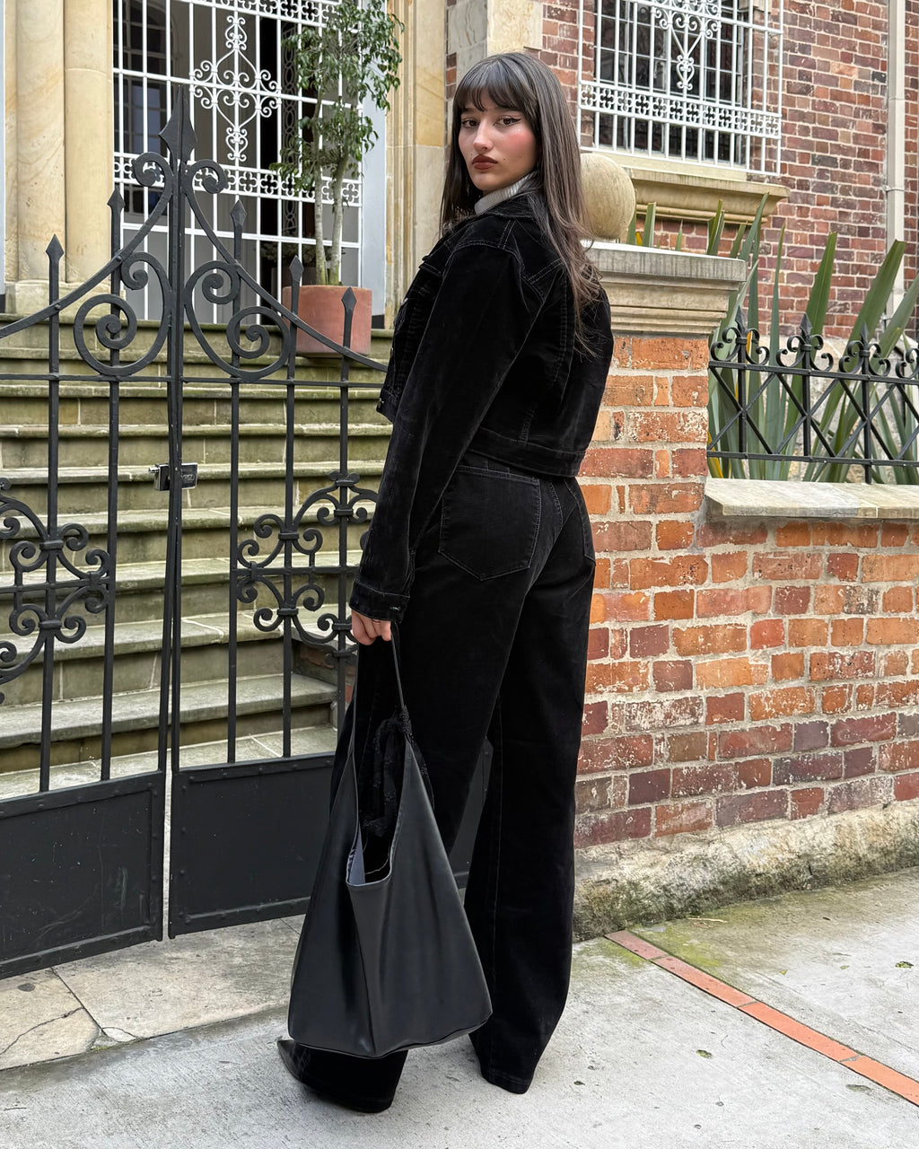 Wide Leg - Velvett Negro