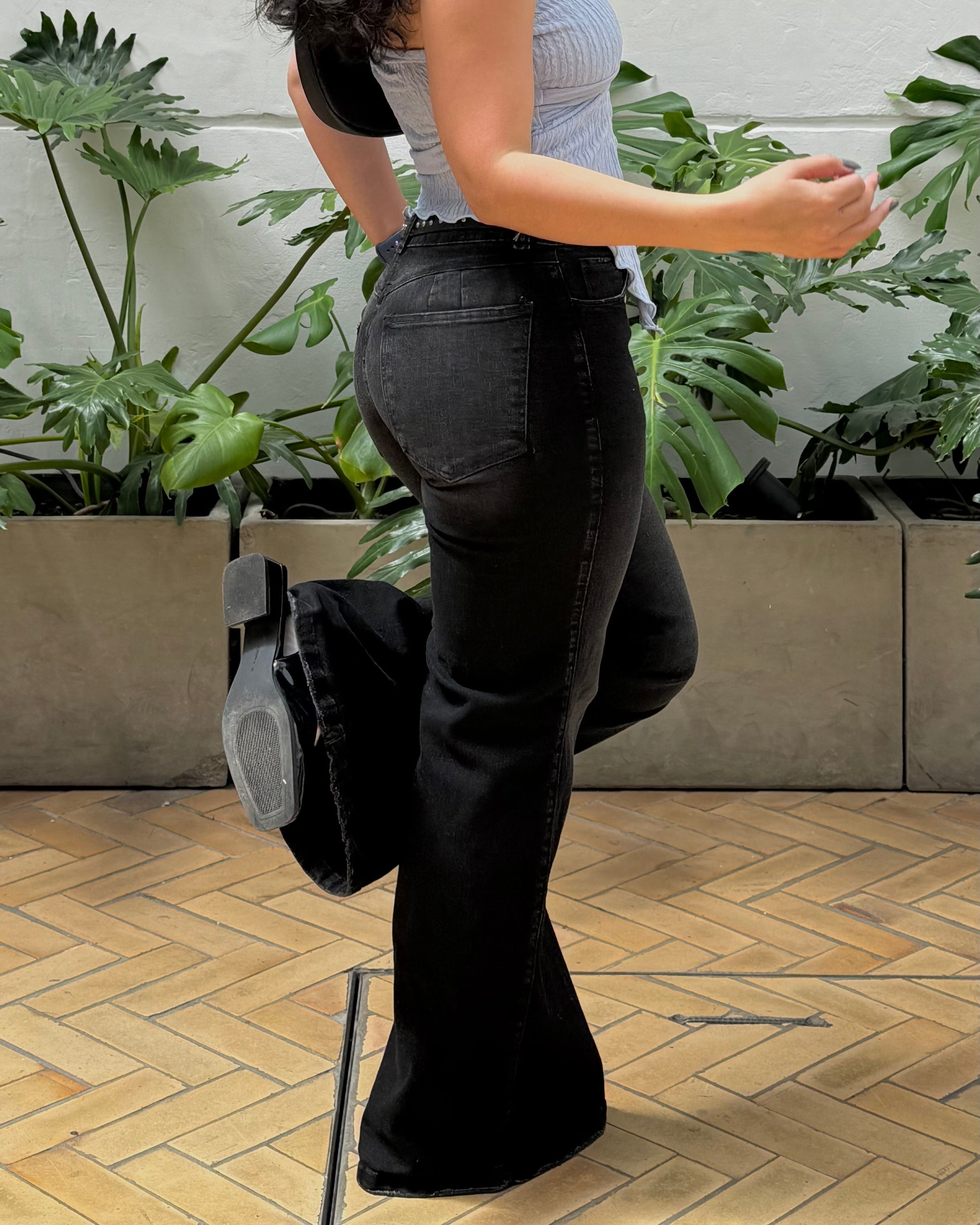 Flare Jeans Negro - Mid Waist